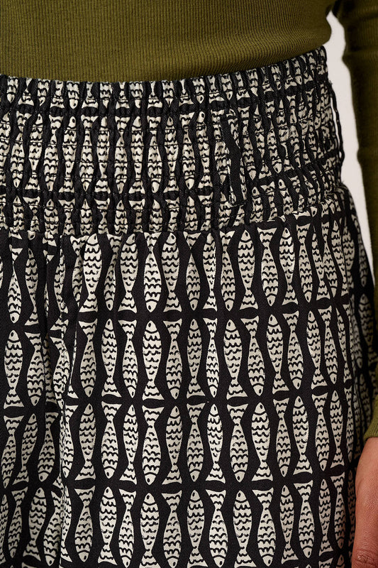 Alexa - Cotton Trousers in Black & White Minnow Print