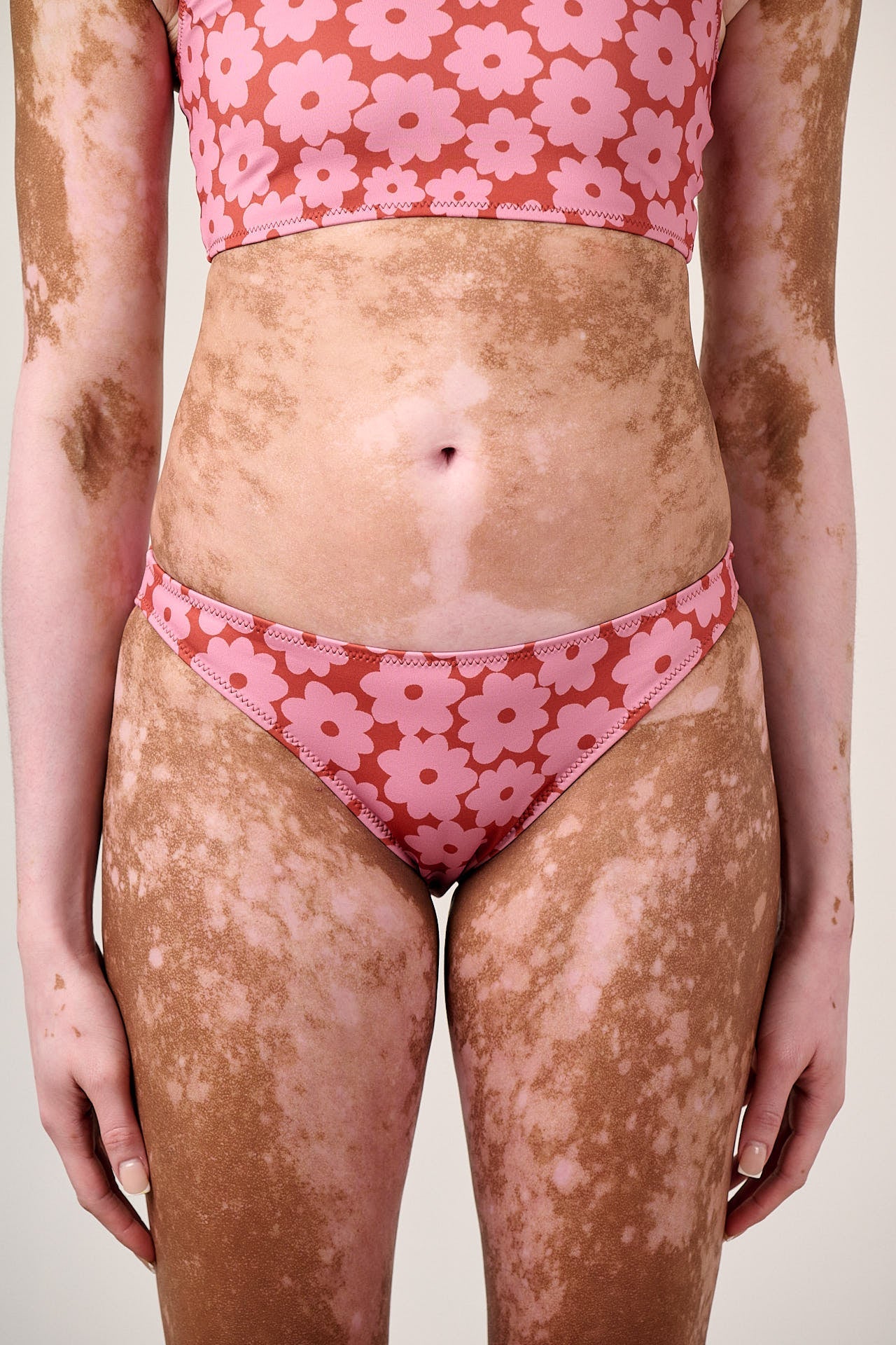 Aria - Low Rise Bikini Bottoms in Coastal Flower