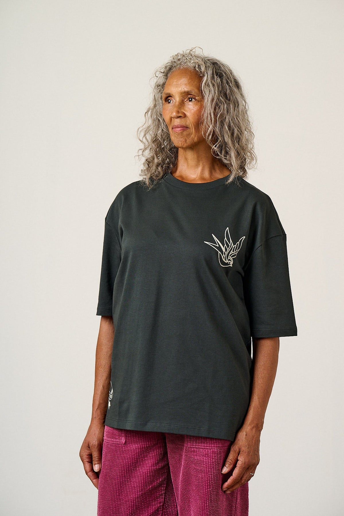 Benny - Oversized Cotton T-Shirt in Charcoal Tattoo Print