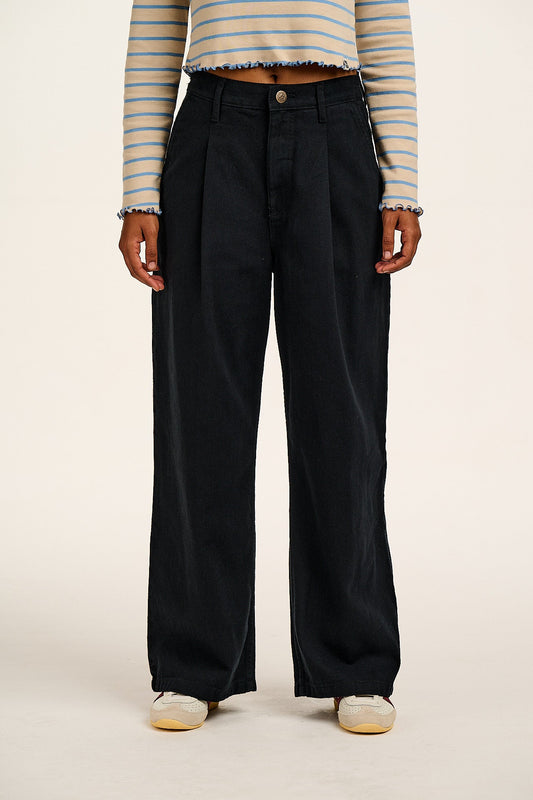 Cole - Wide Leg Denim Jeans in Black