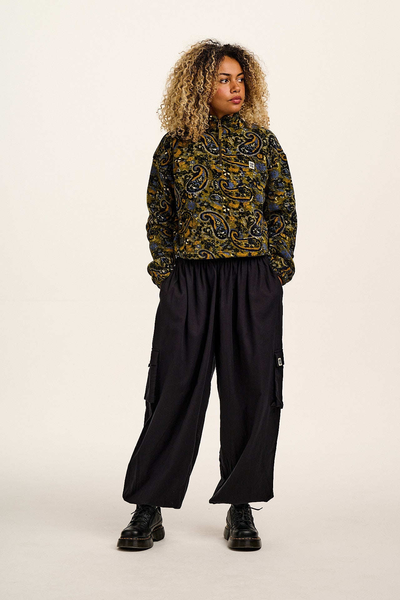 Rumi - Brushed Cotton Barrel Trousers in Black