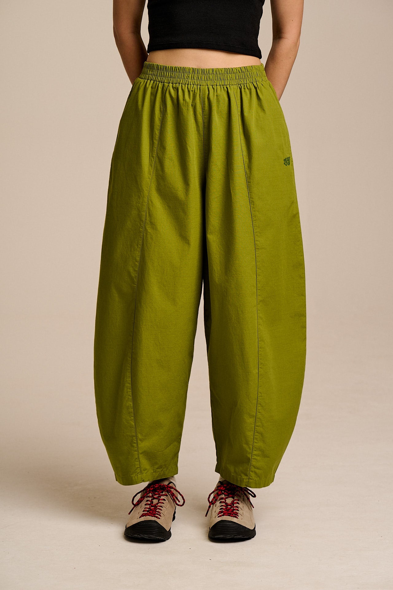 Obregon - Barrel Leg Cotton Trousers in Cypress Green