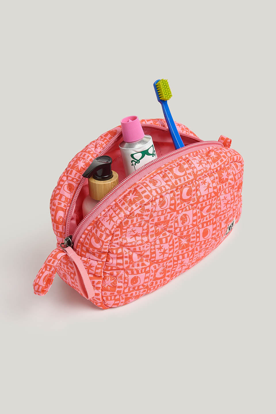 Malina - Washbag in Pink & Red Lunar Checkerboard