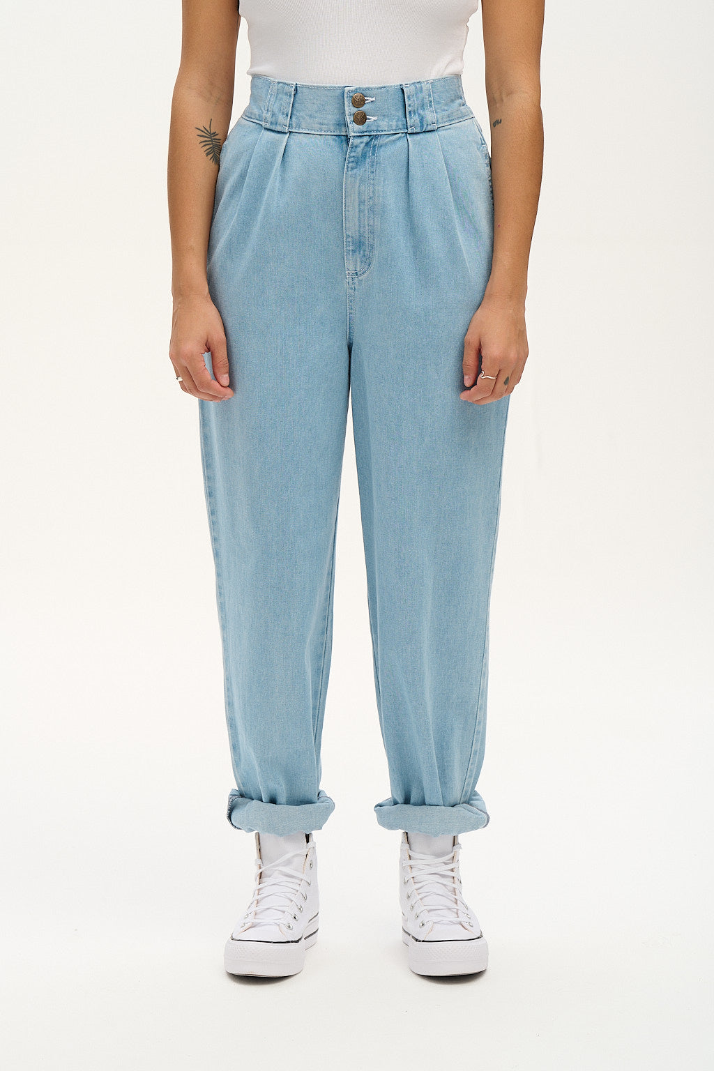 Addison - Denim Jeans in Light Wash Blue