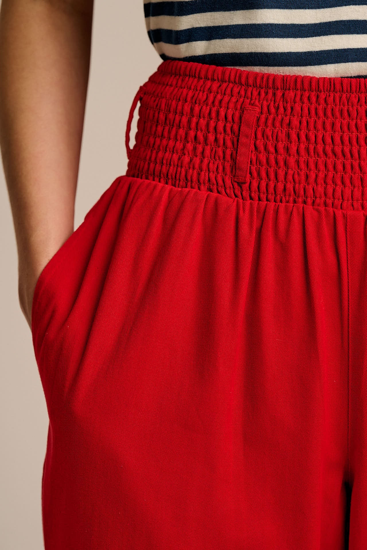 Alexa - Cotton Trousers in True Red