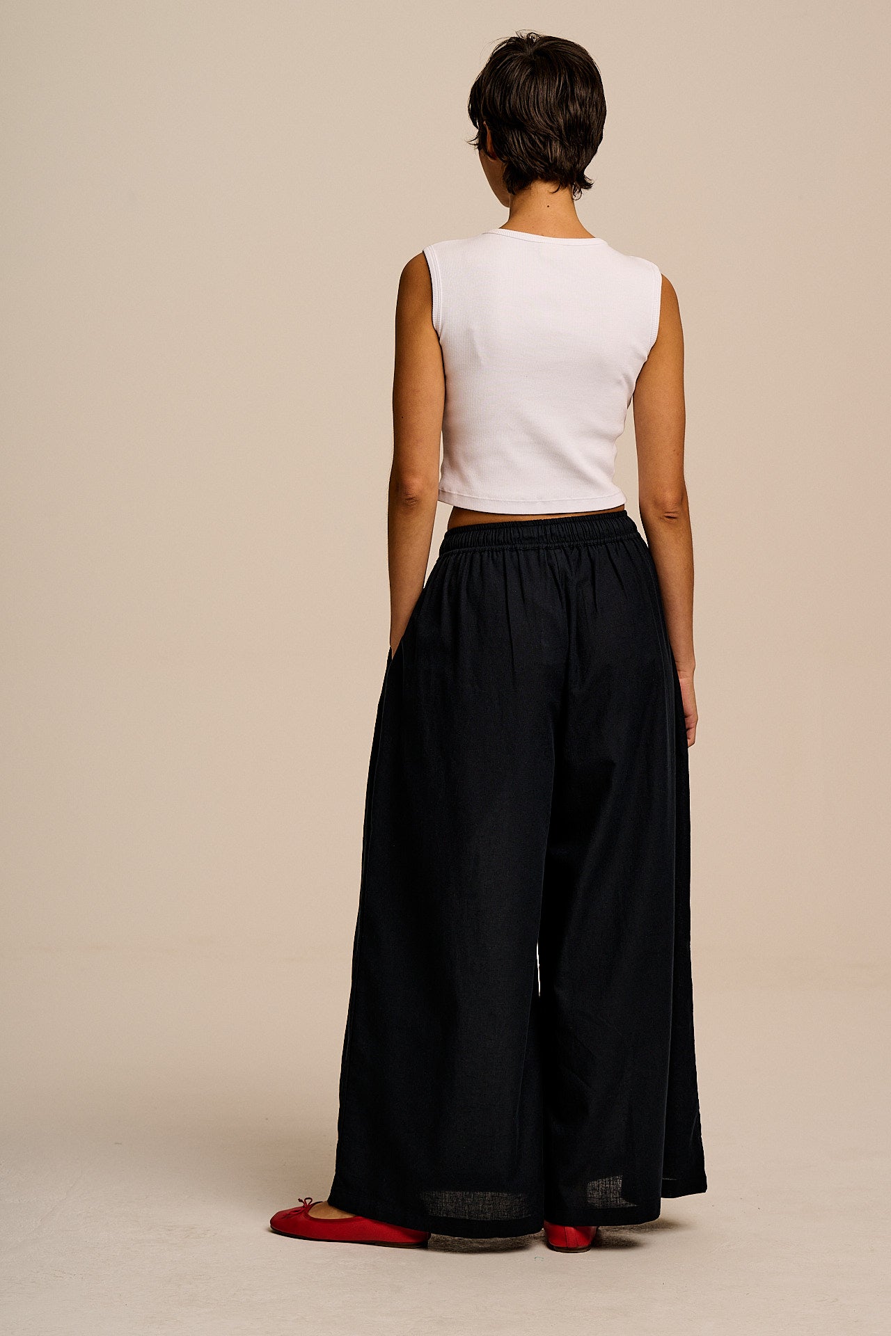 Aster - Cotton & Linen Trousers in Black