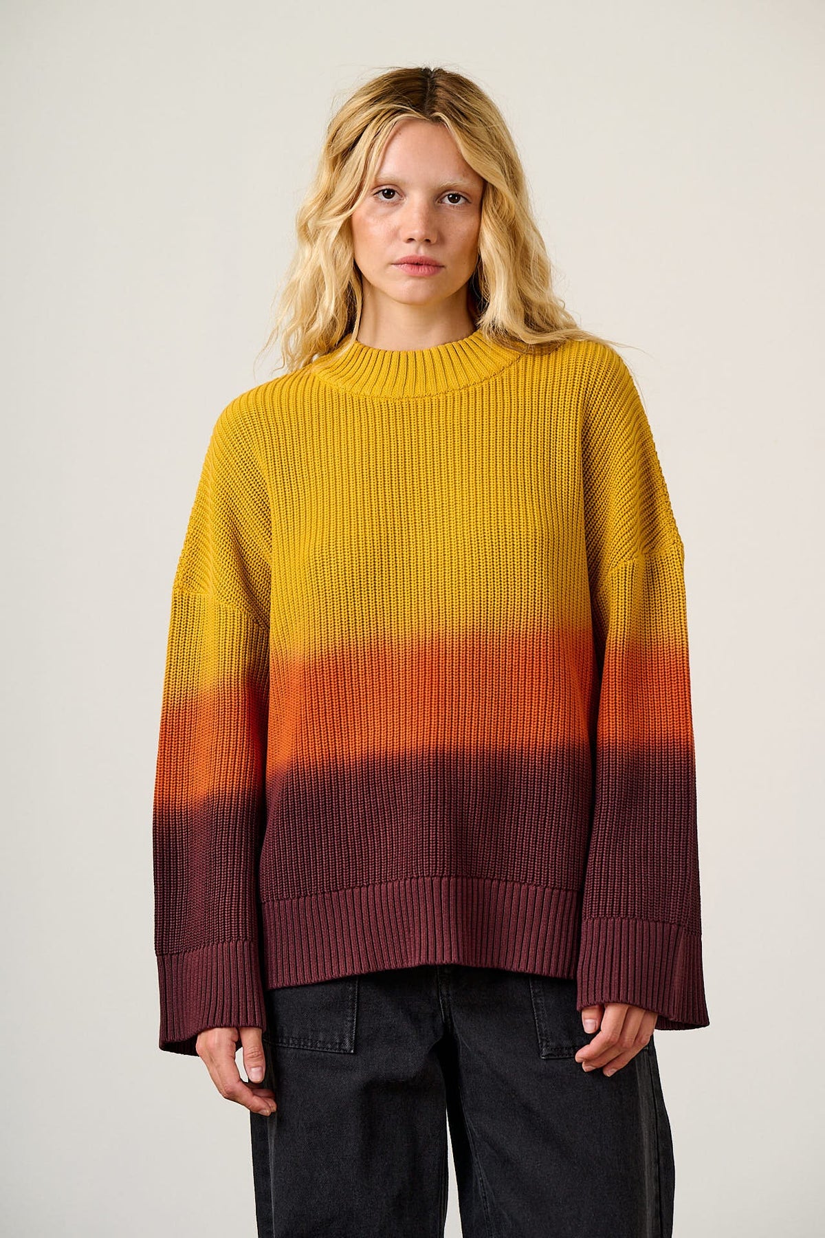Amari - Oversized Knitted Jumper in Orange Ombre