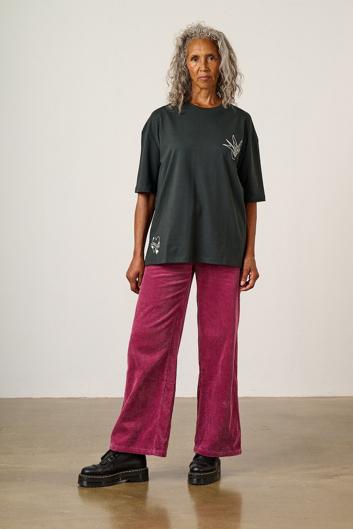 Benny - Oversized Cotton T-Shirt in Charcoal Tattoo Print