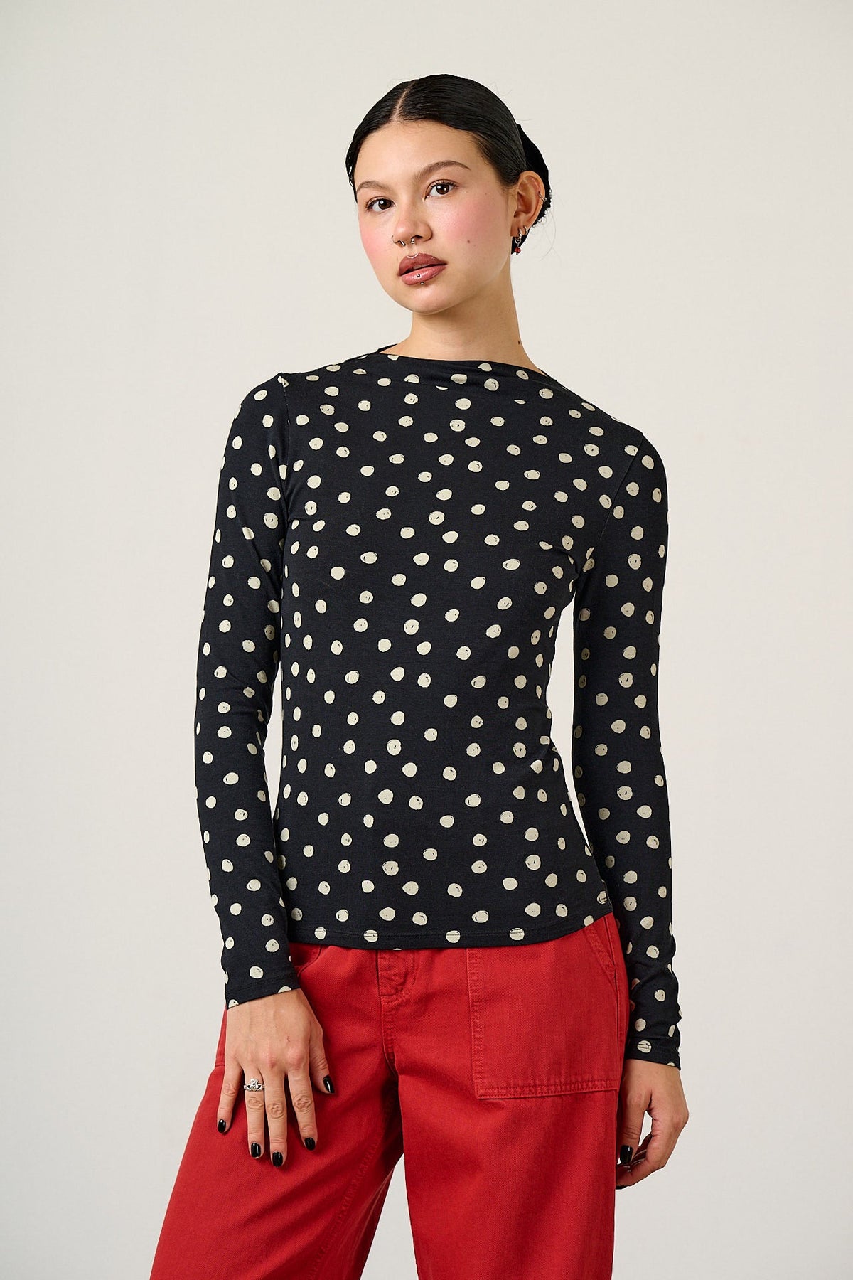 Sara - Mock Neck Viscose Top in Polka Dot