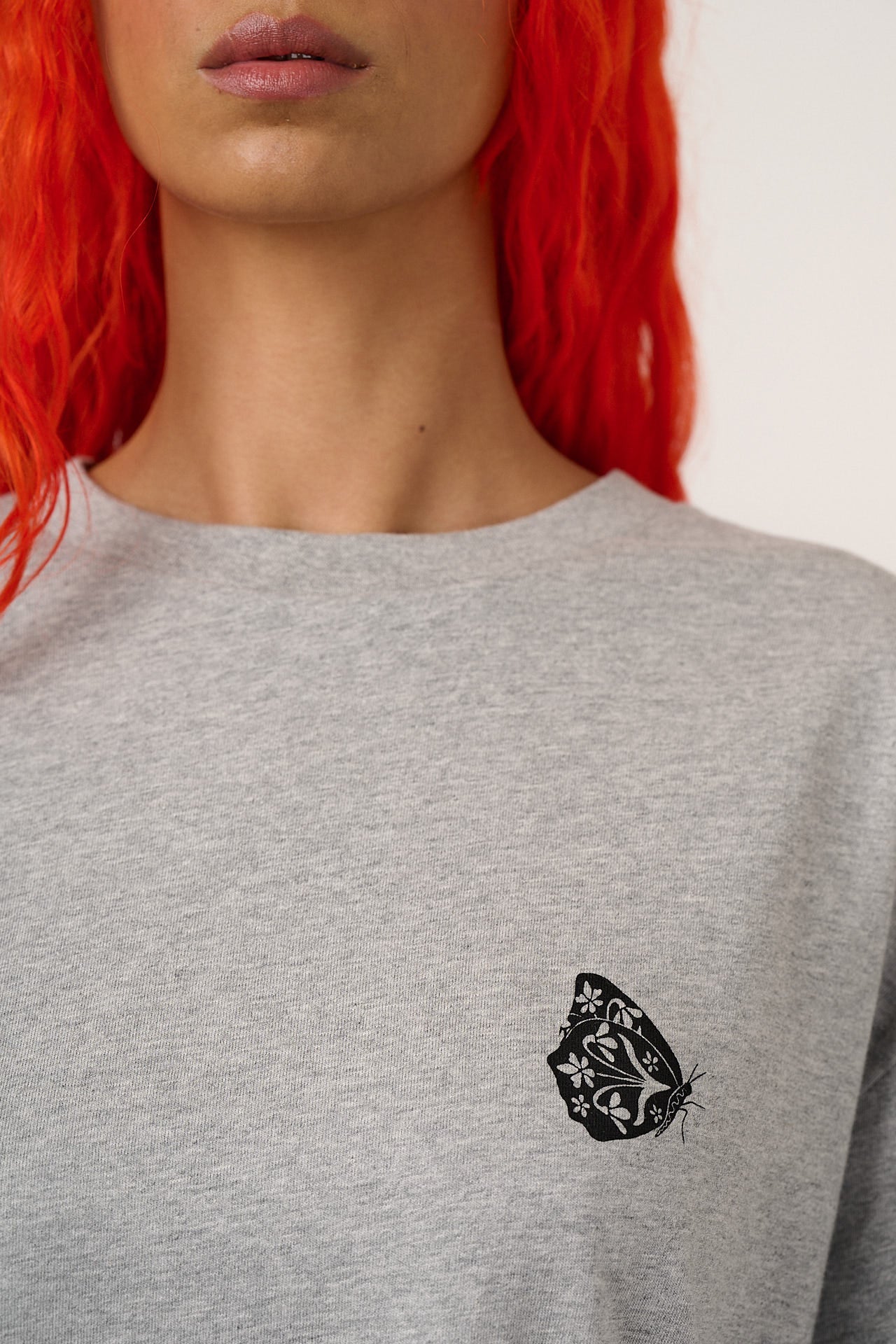 Benny - Oversized Cotton T-Shirt in Grey Marl with Butterfly Print