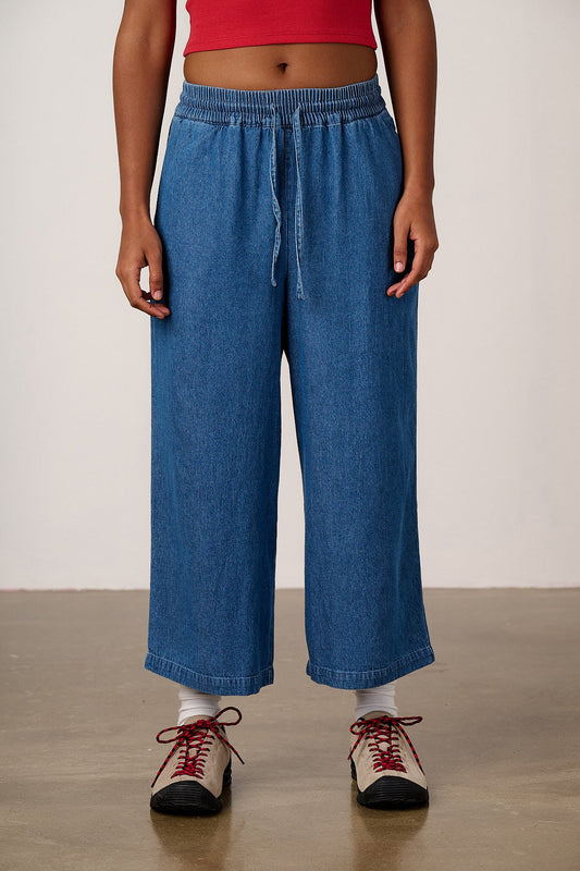 Chuck - Wide Leg Denim Trousers in Midwash Blue