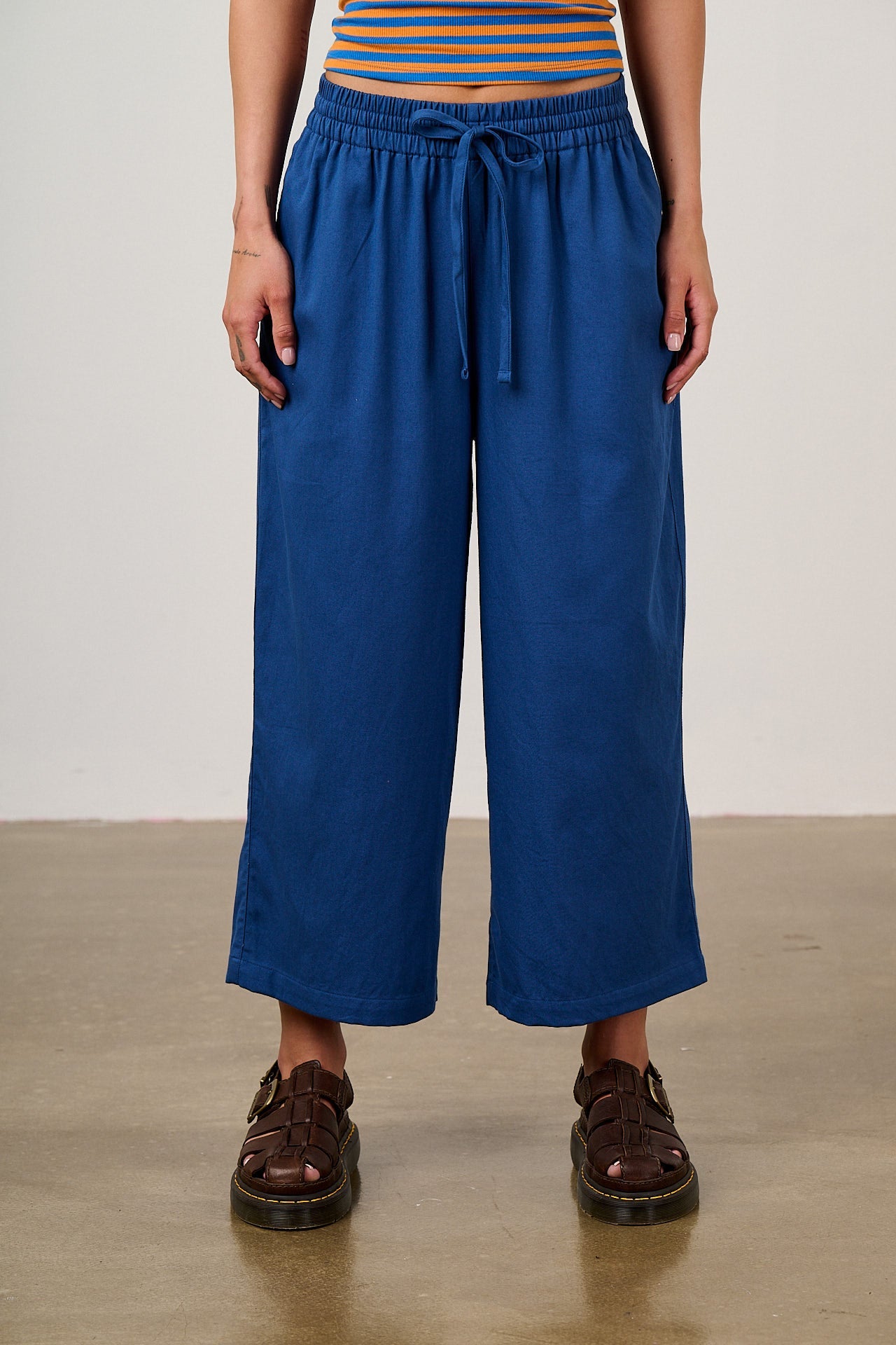 Chuck - Wide Leg Cotton Trousers in Navy