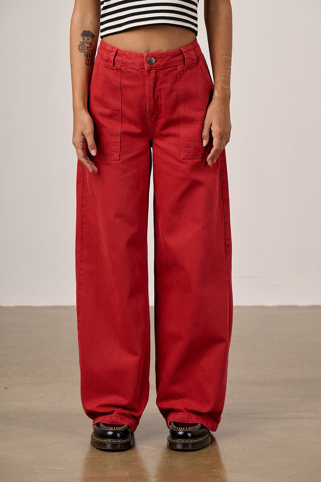 Delores - Wide Leg Denim Jeans in Red Wash