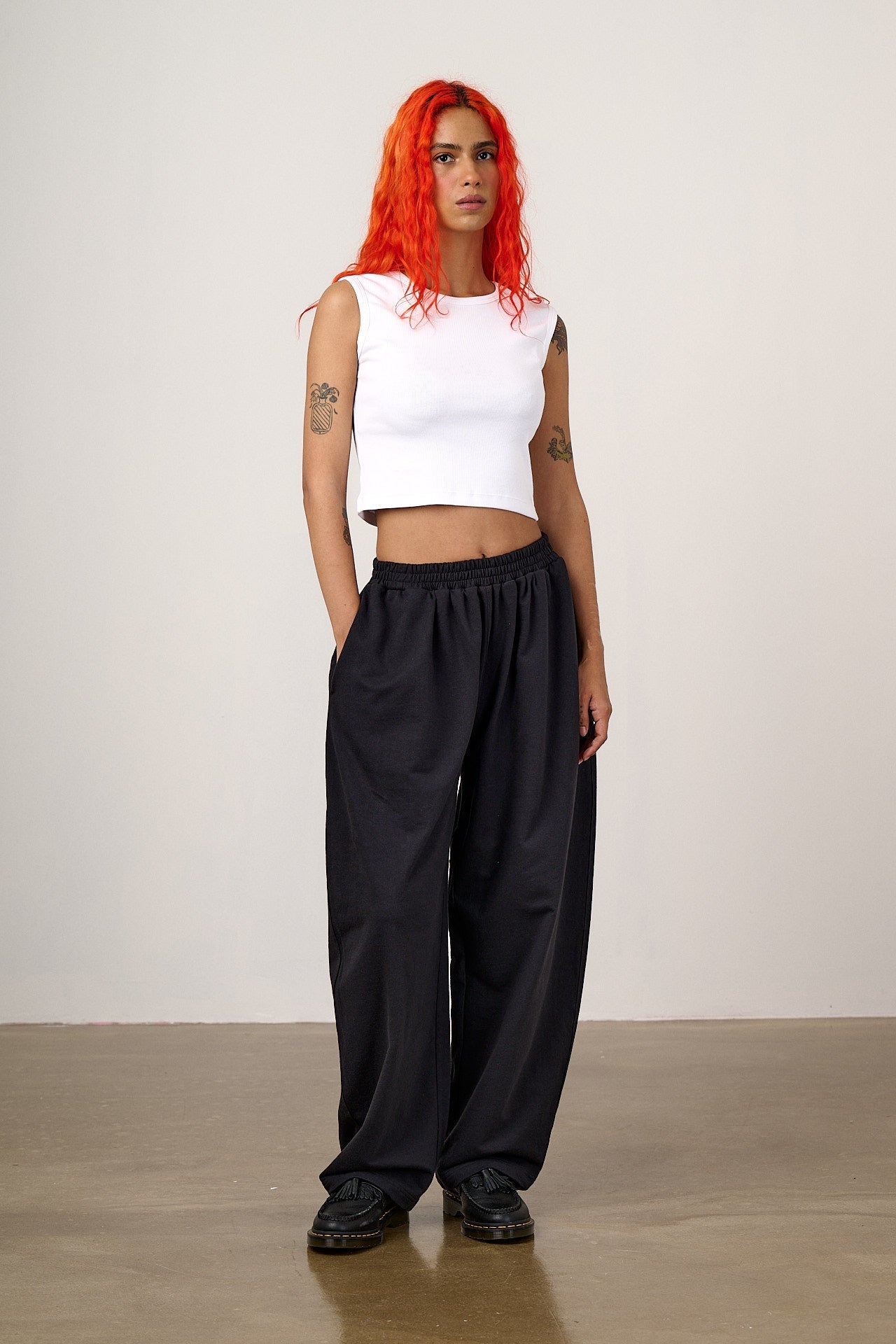 Freddie - Barrel Leg Cotton Trouser in Black