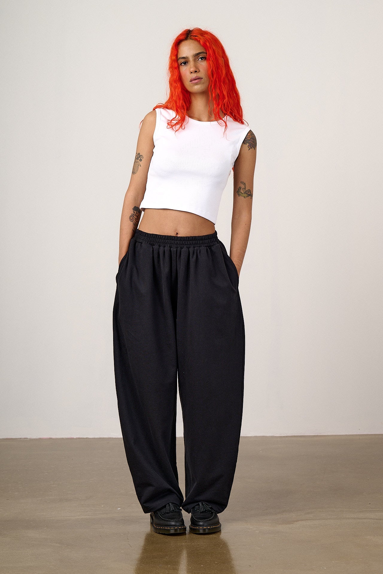 Freddie - Barrel Leg Cotton Trouser in Black