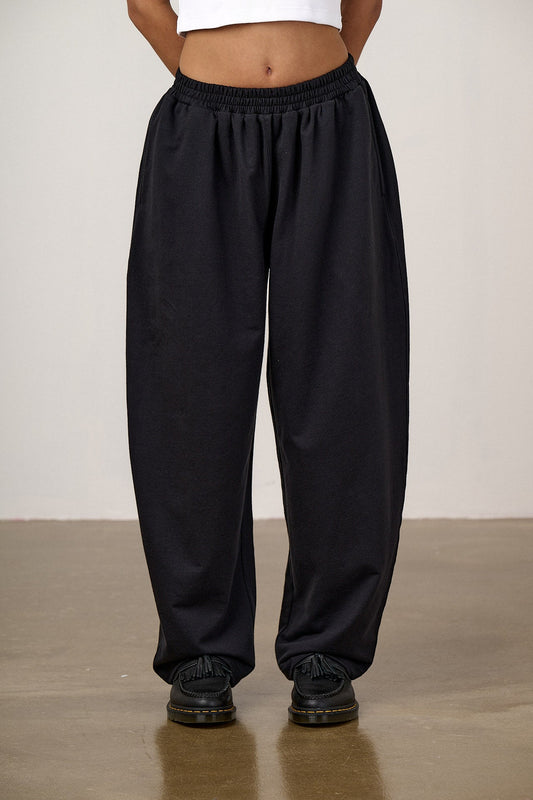 Freddie - Barrel Leg Cotton Trouser in Black