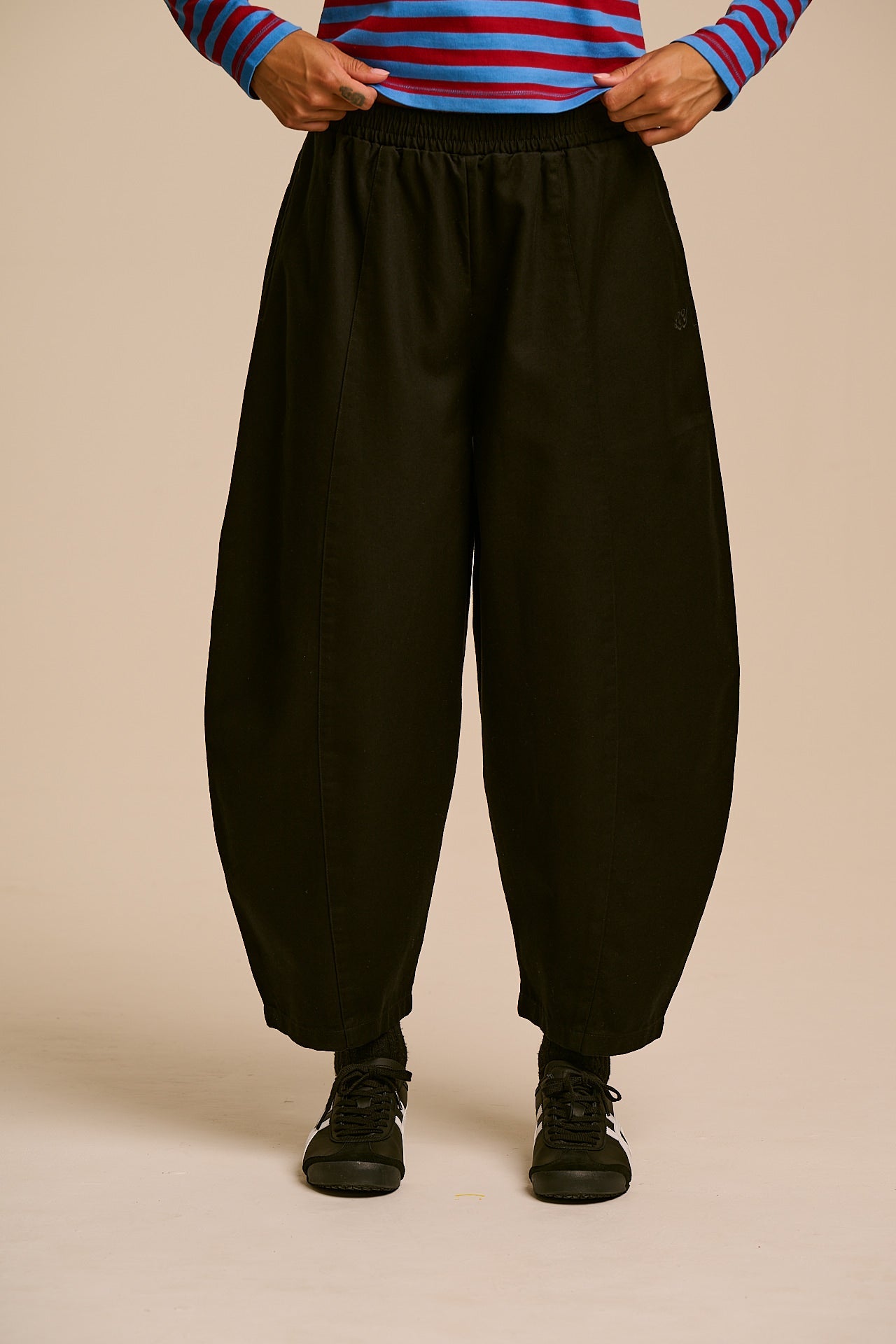 Obregon - Cotton Barrel Leg Trousers in Black