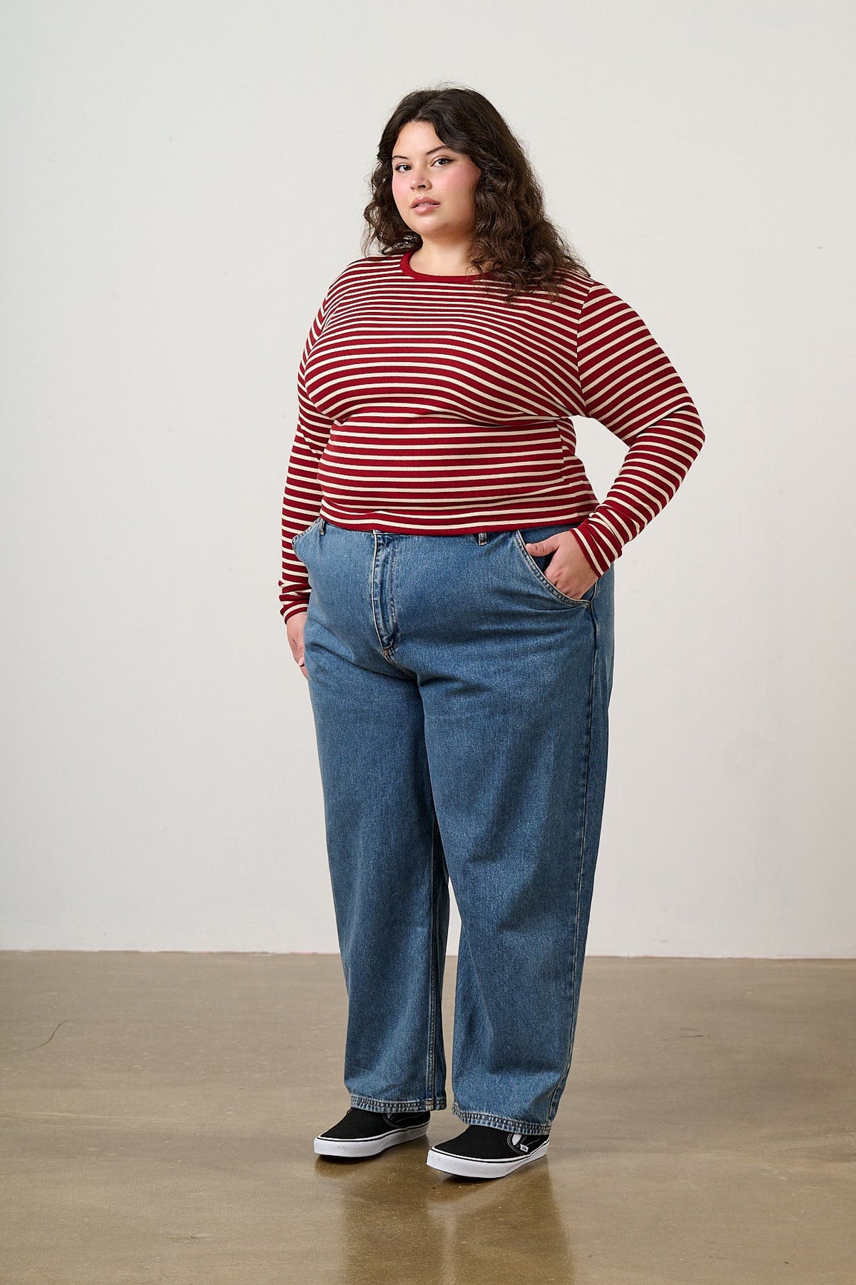 Linden 90s Straight Leg Jeans - Organic Cotton Denim in Mid Wash Blue