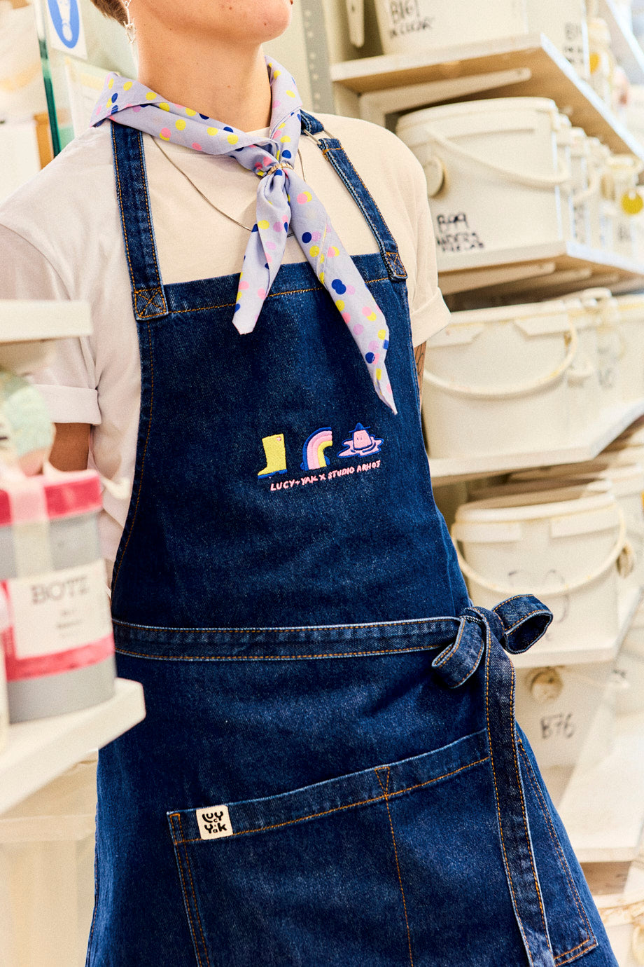 L.E Amaia - Mid Wash Blue Denim Apron Studio Arhoj & Yak