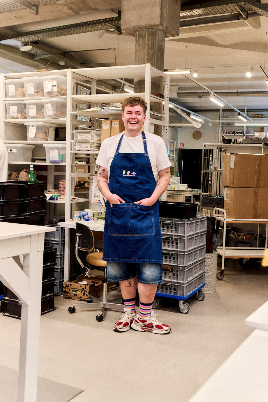L.E Amaia - Mid Wash Blue Denim Apron Studio Arhoj & Yak