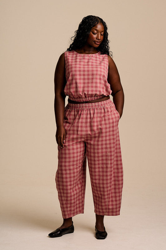 Lumi - Cotton Cropped Woven Top in Maroon Deco Rose Check