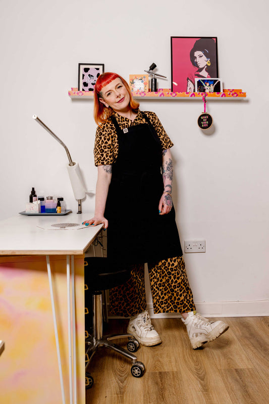 Amaia - Midweight Cotton Apron in Black