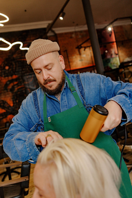 Amaia - Midweight Cotton Apron in Posy Green