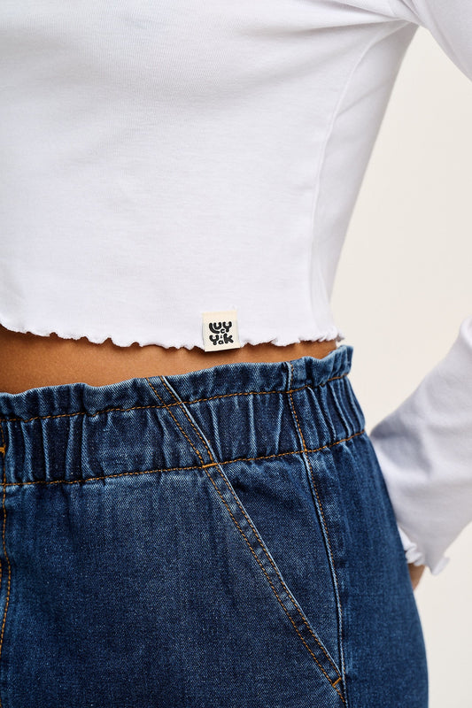 Hansel - Long Sleeve Cotton Crop Top in White
