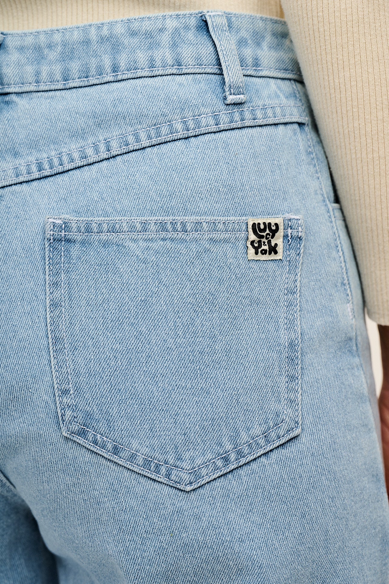 Drew - Cropped Straight Leg Denim Jeans in Light Wash Blue