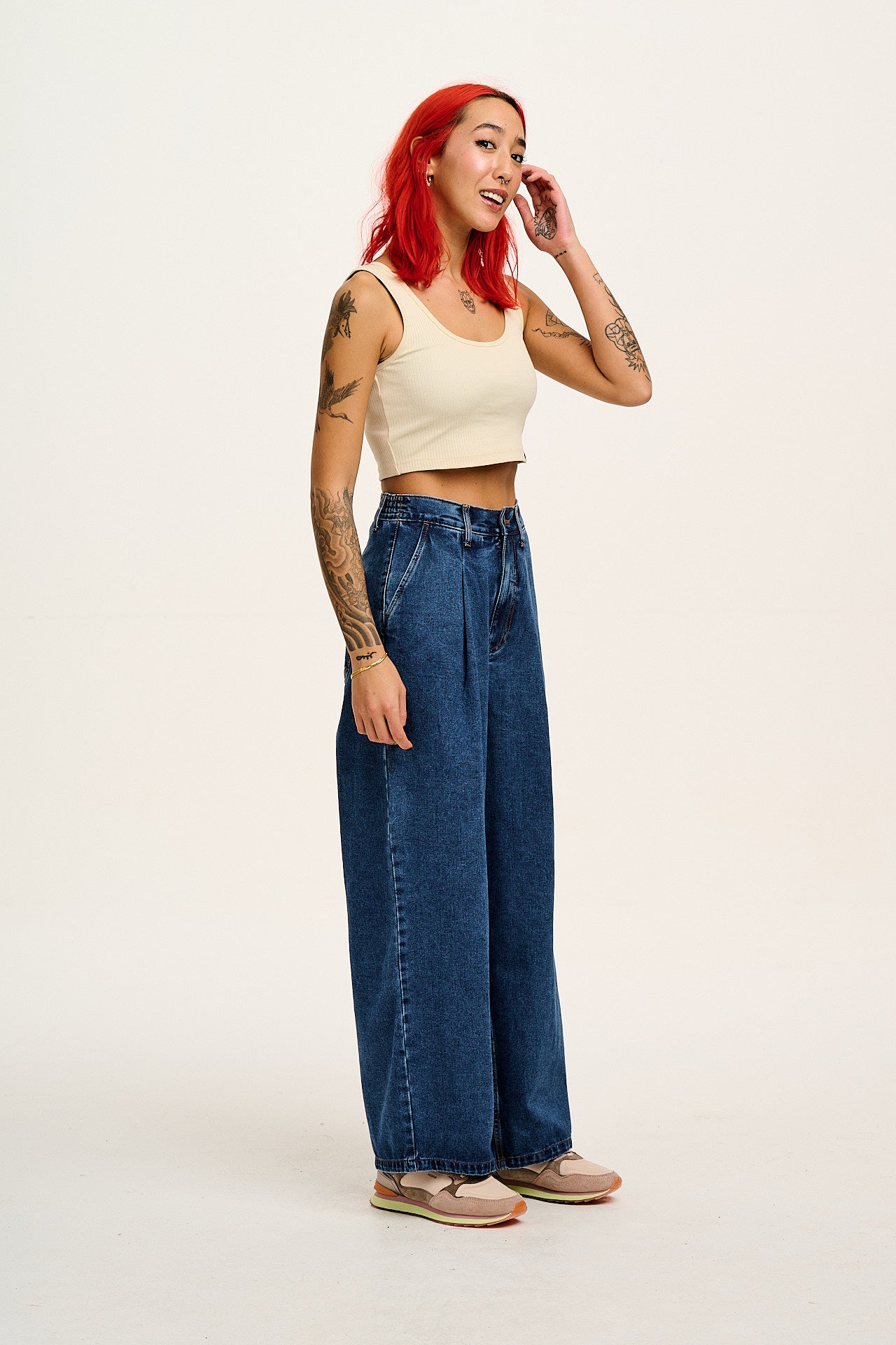 Cole - Wide Leg Denim Jeans in Mid Wash Blue