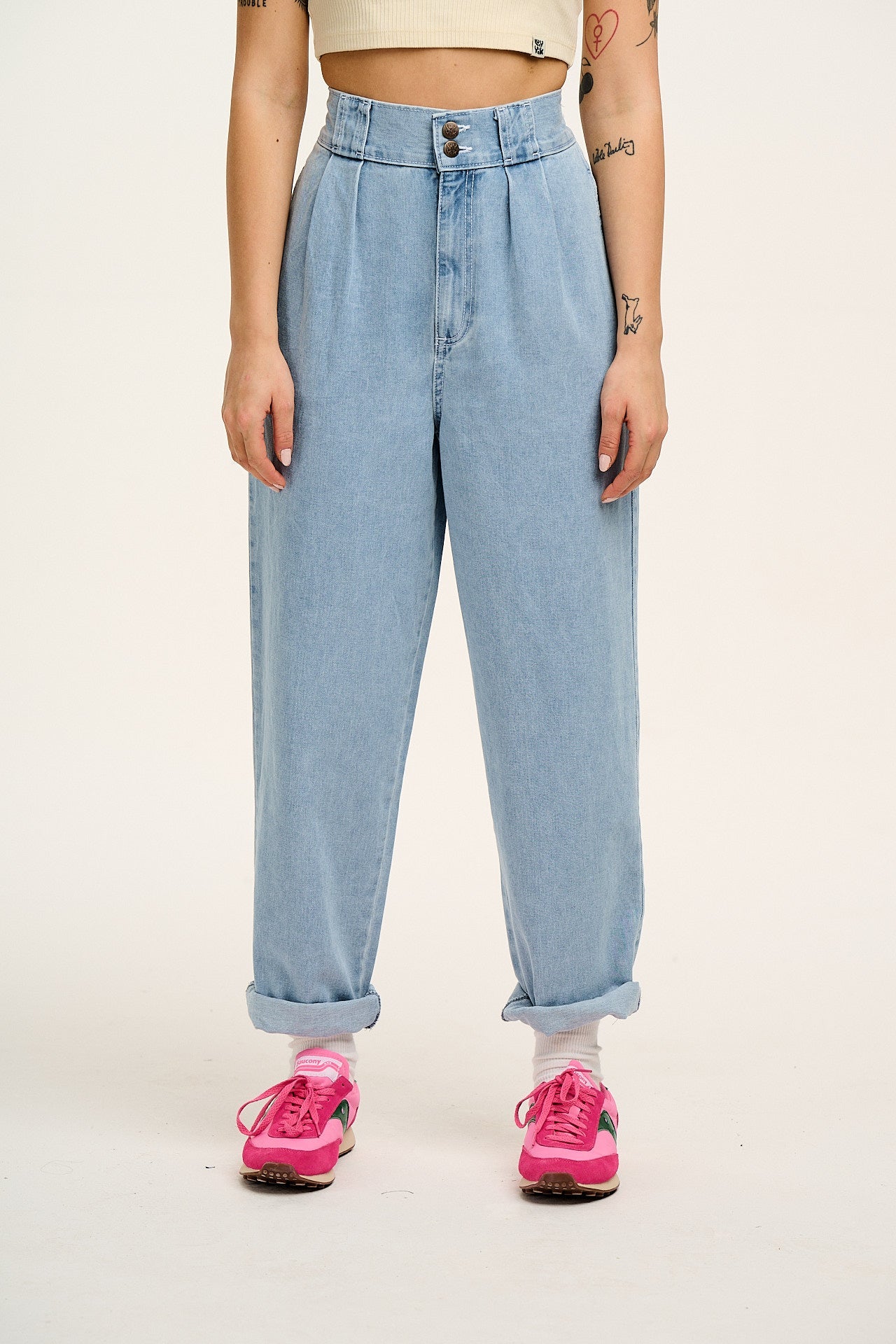 Addison - Denim Jeans in Light Wash Blue