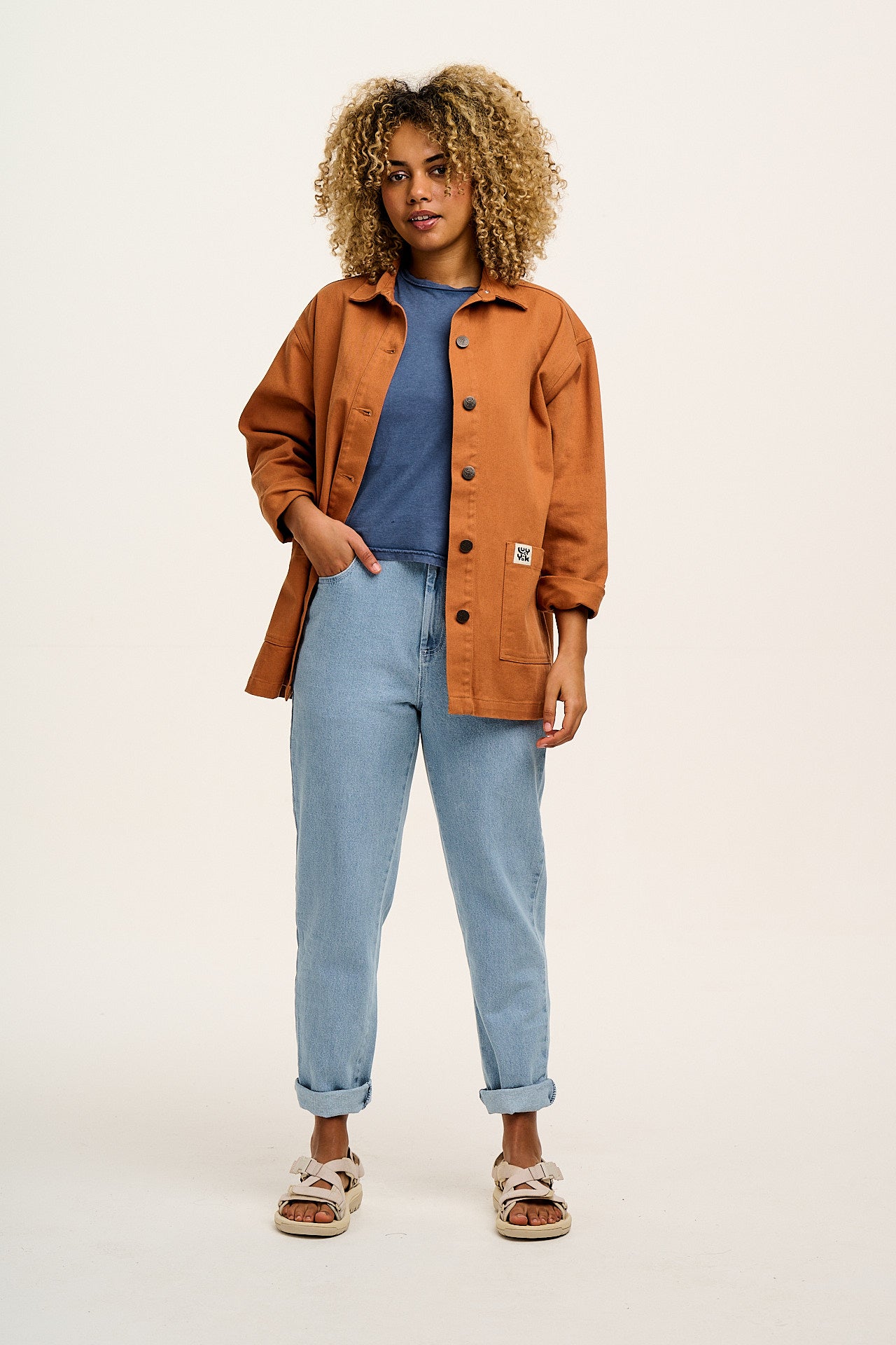 Dana - Mom Denim Jeans in Light Wash Blue