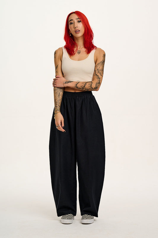 Freddie - Barrel Leg Cotton & Linen Trousers in Black