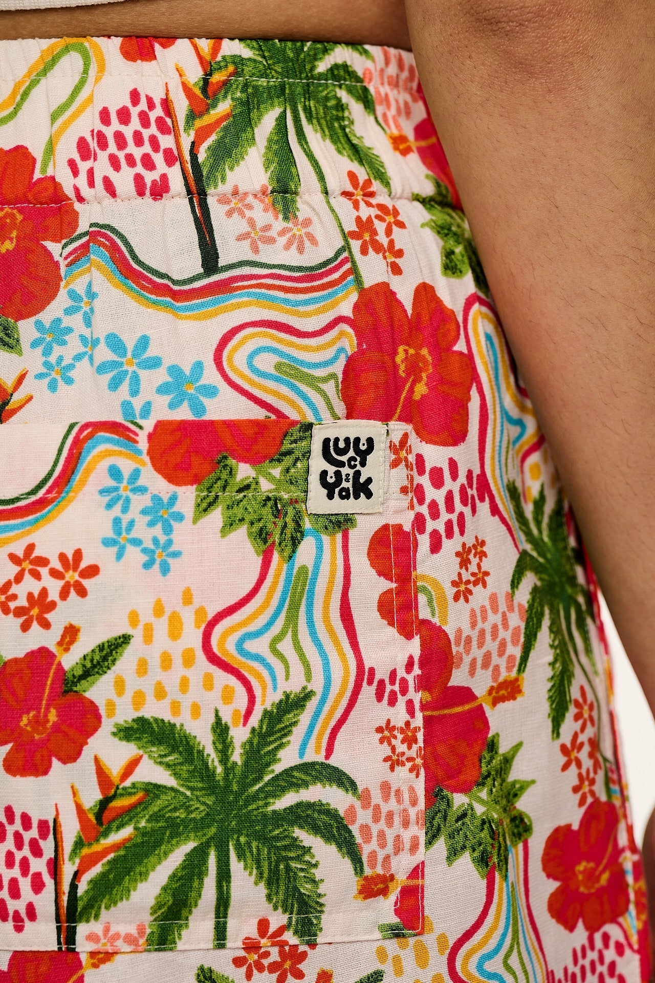 Jessie - Cotton & Linen Shorts in Totally Tropical Print