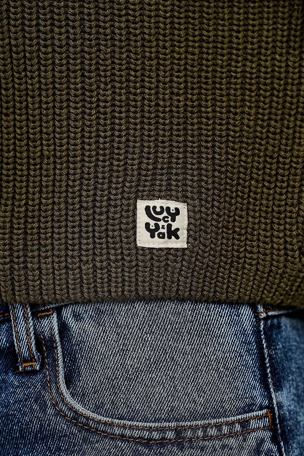 Robyn - V-Neck Cotton Cardigan in Ivy Green