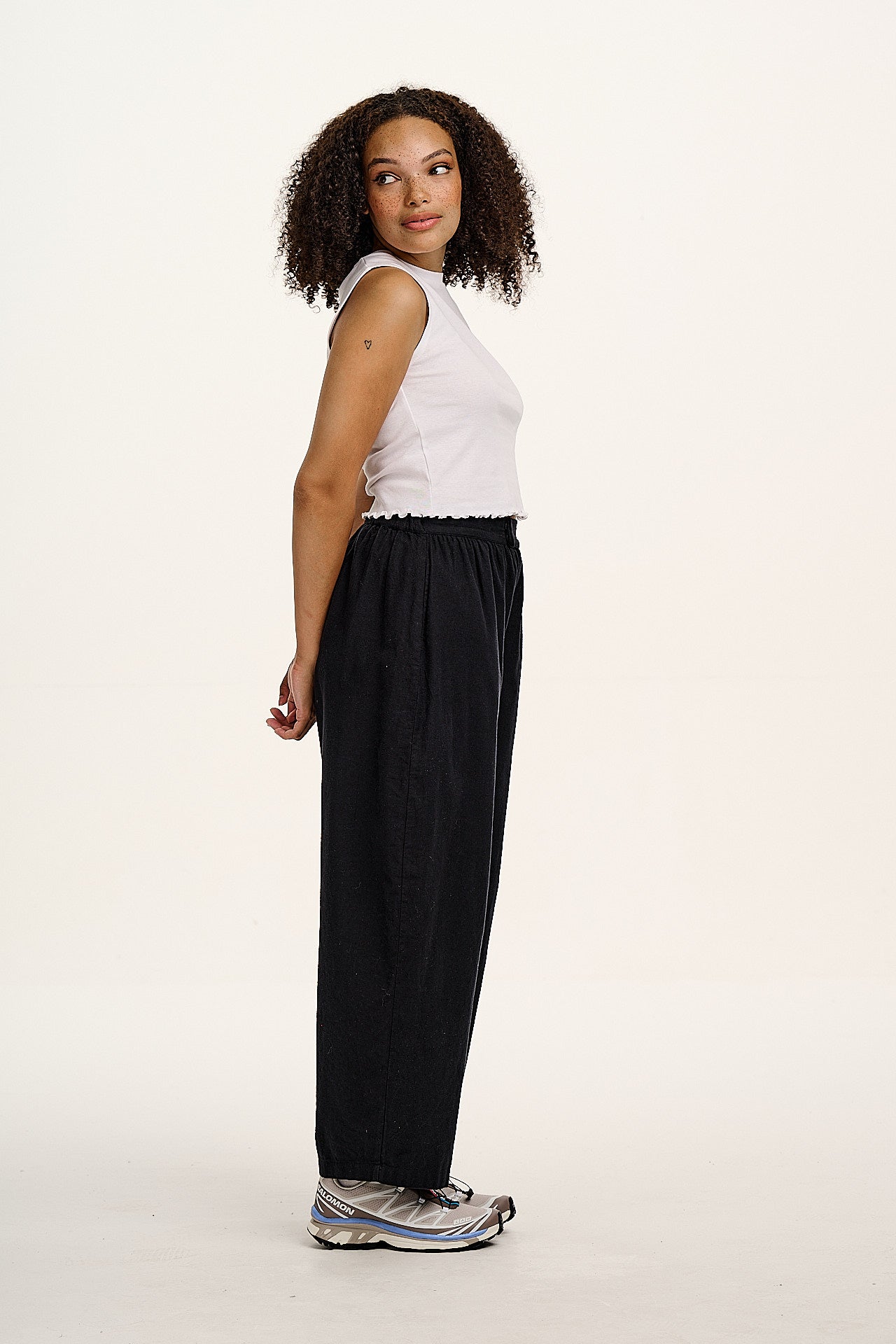 Beau - Barrel Leg Brushed Cotton Trousers in Black
