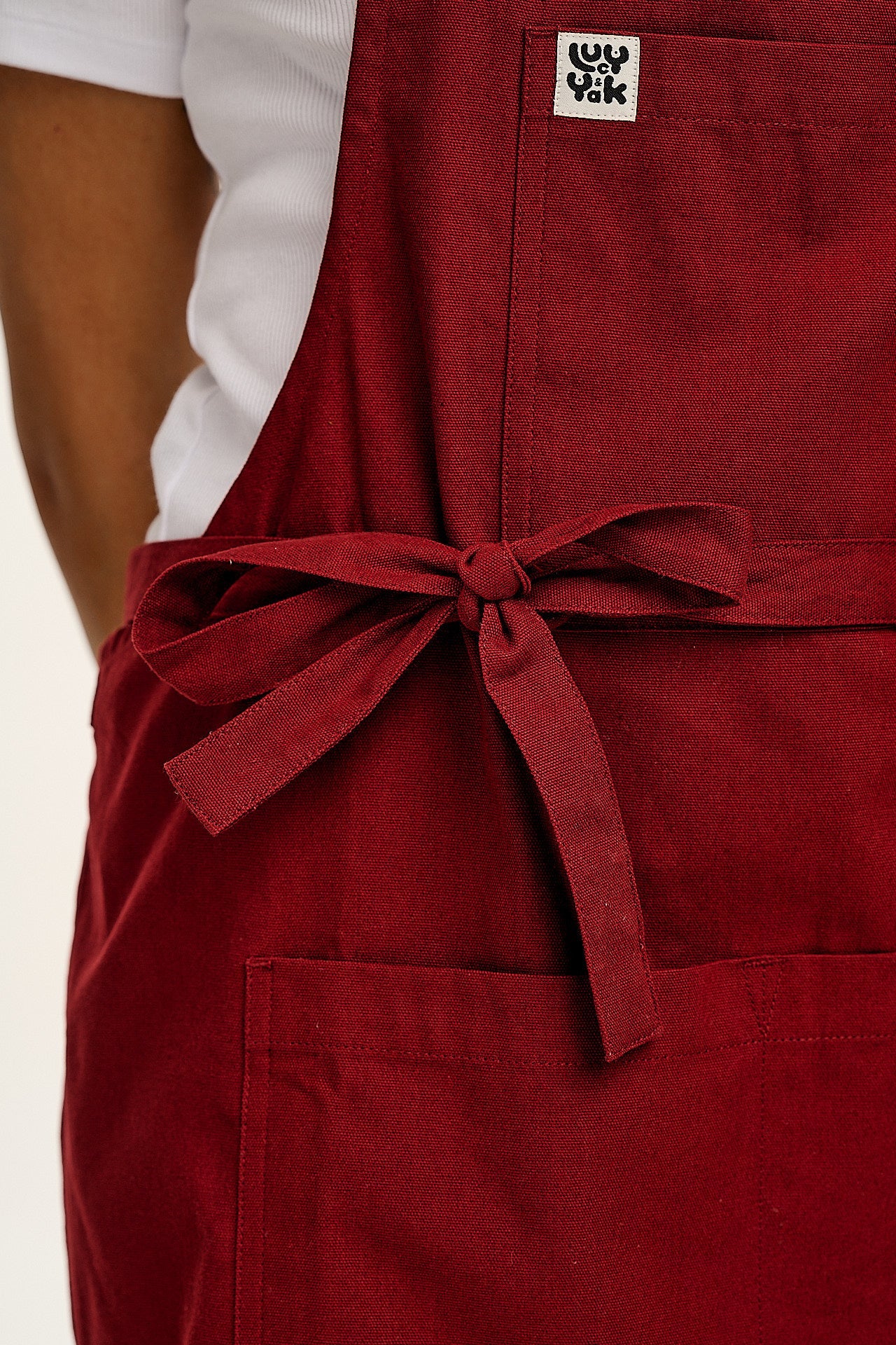 Ada - Midweight Cotton Apron in Maroon