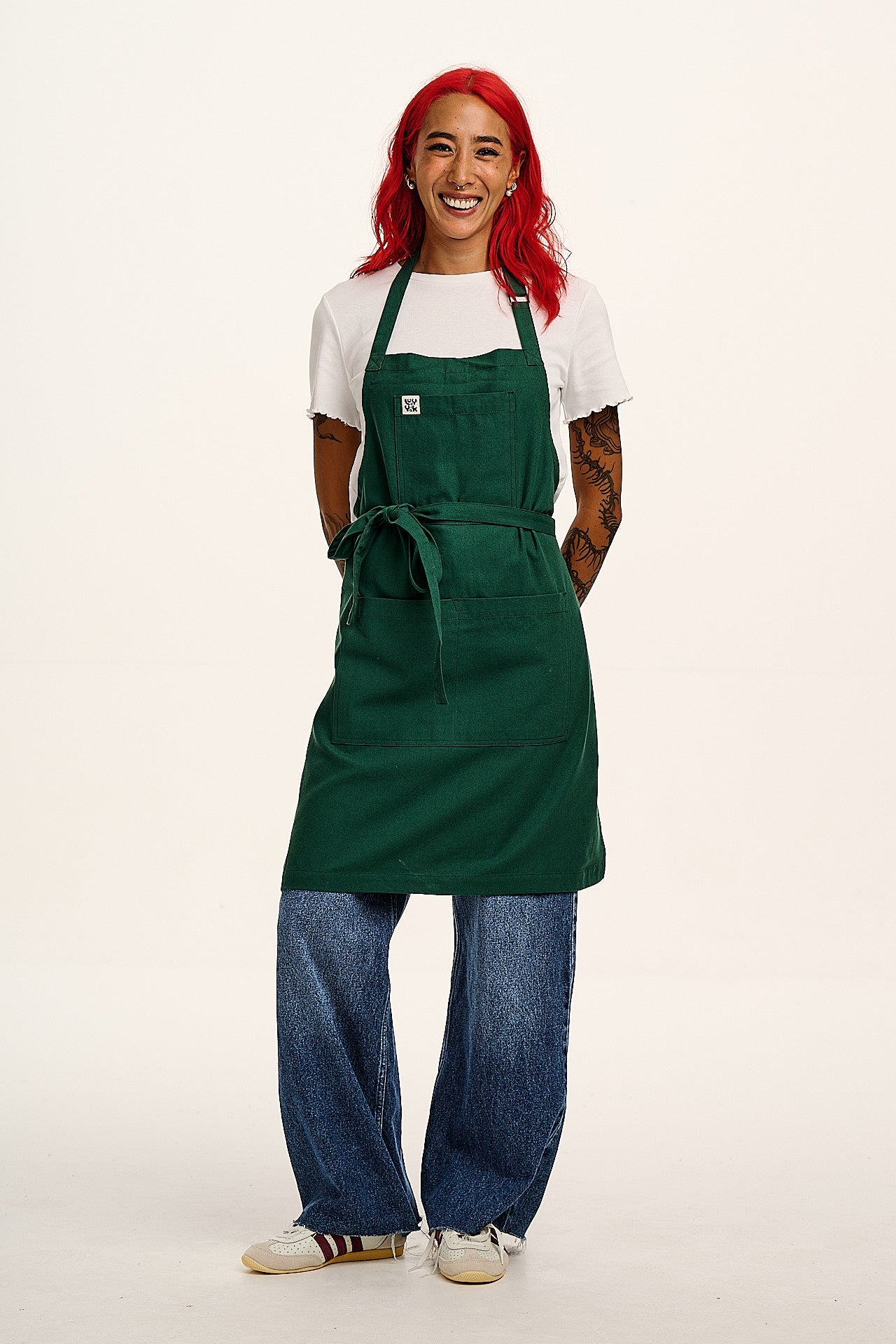Ada - Midweight Cotton Apron in Posy Green