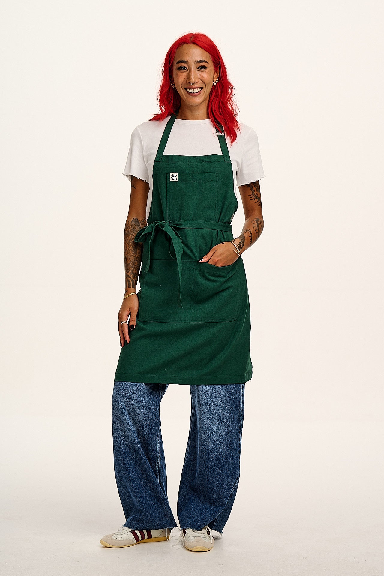 Ada - Midweight Cotton Apron in Posy Green