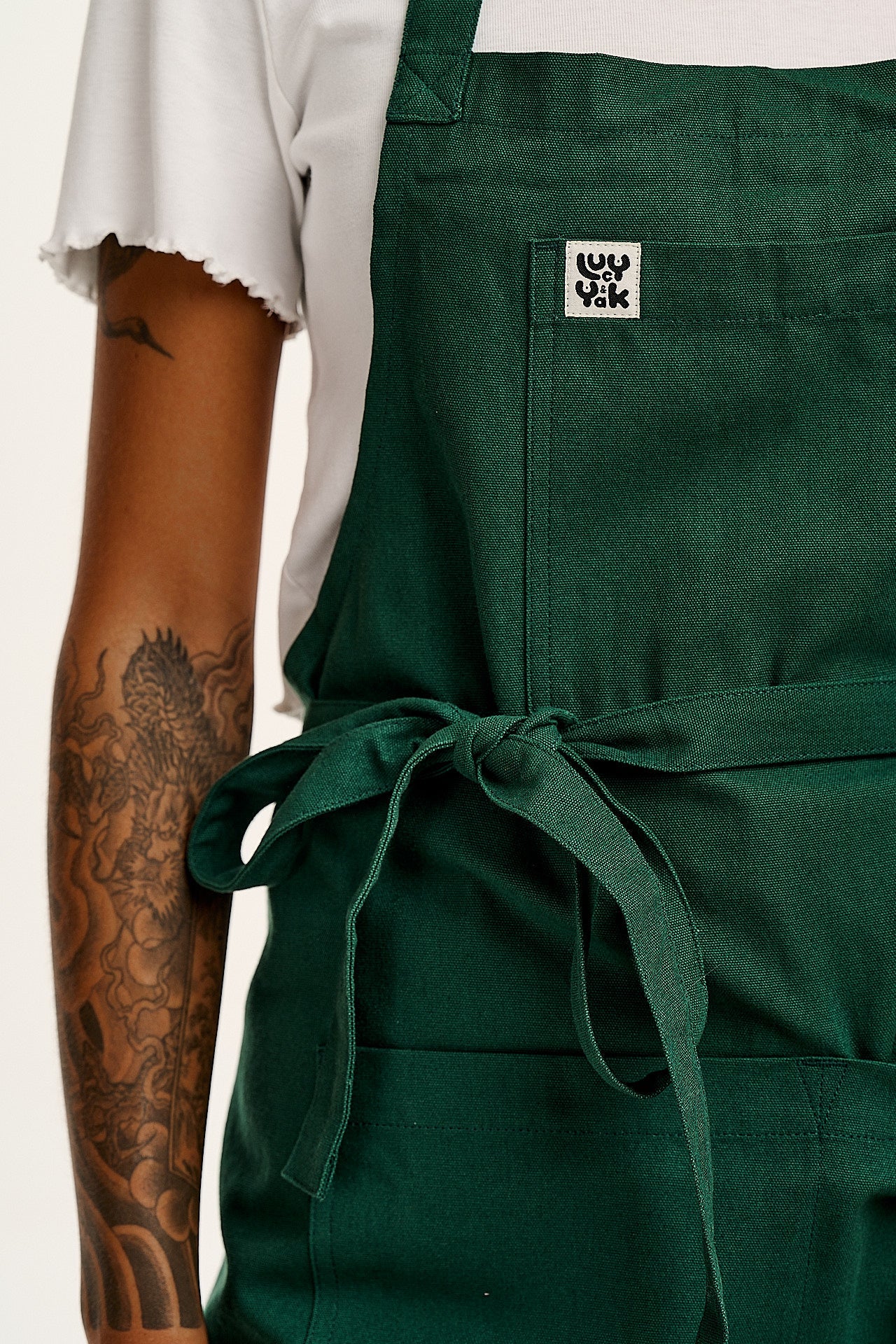 Ada - Midweight Cotton Apron in Posy Green