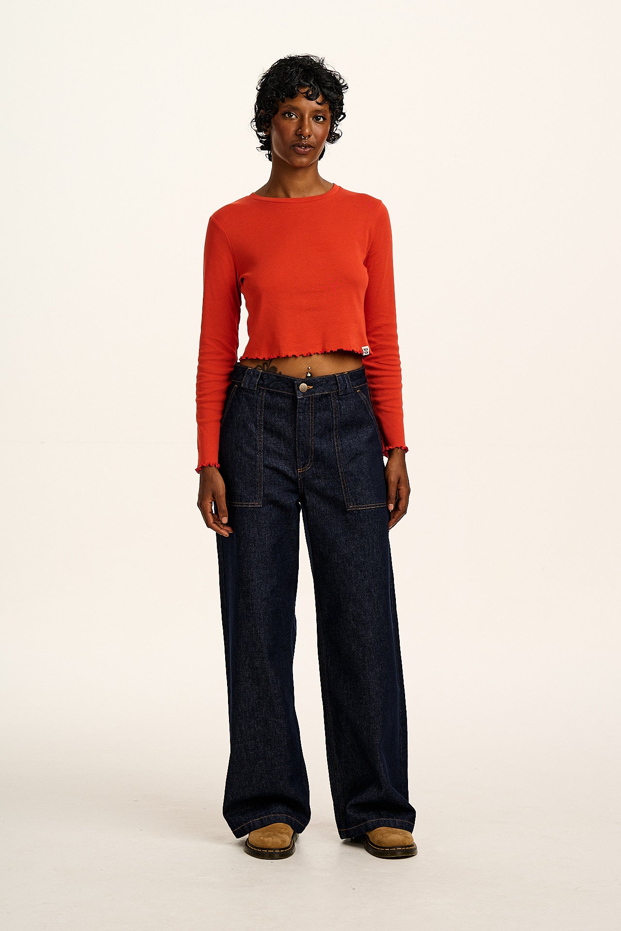 Hansel - Long Sleeve Cotton Crop Top in Red