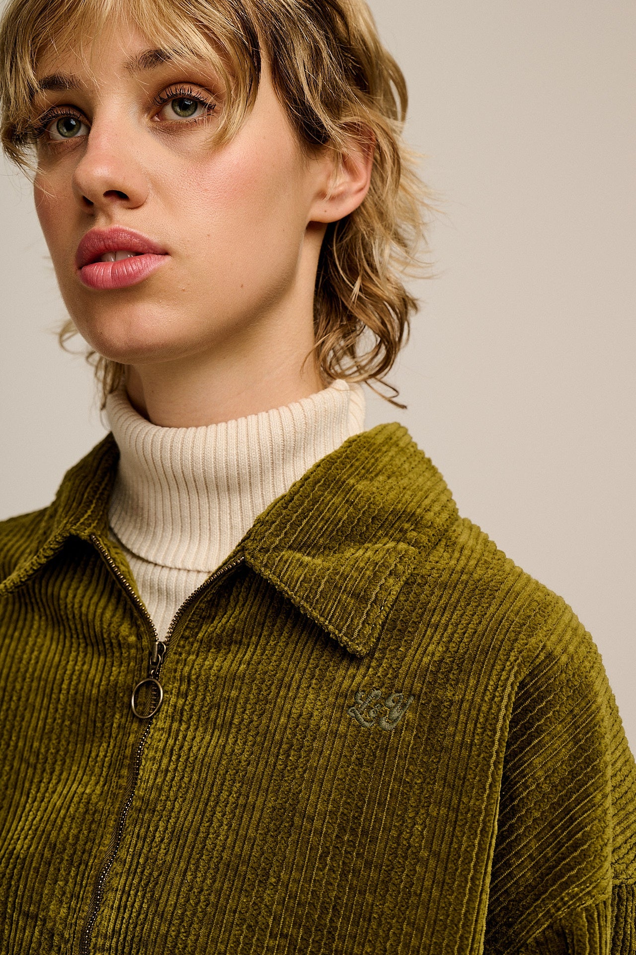 Hiezu - Corduroy Jacket in Fir Green