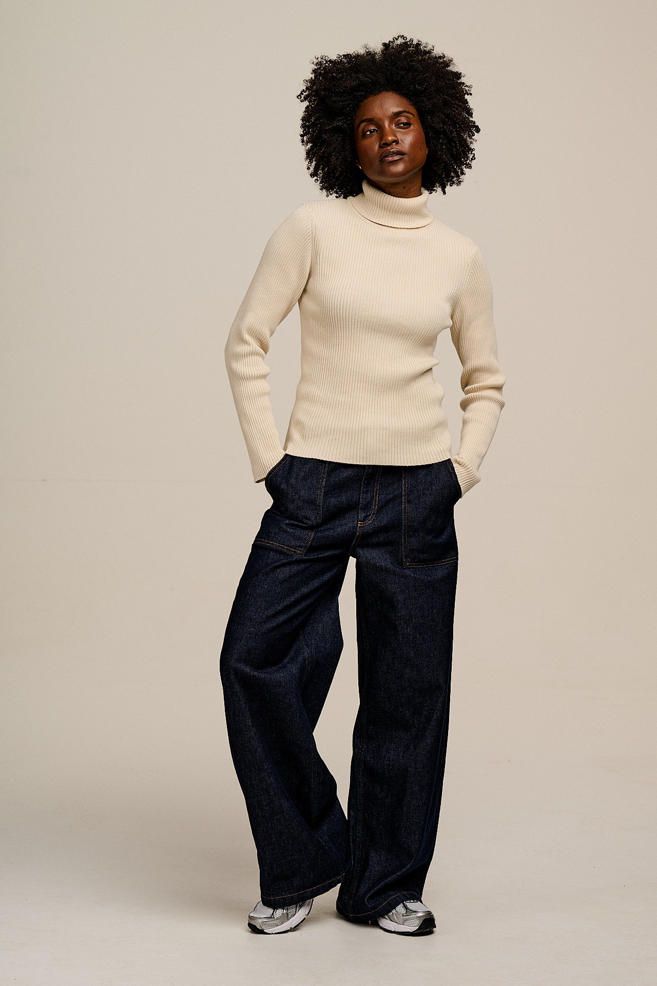 Eva - Cotton Funnel Neck Long Sleeve Top in Pearl