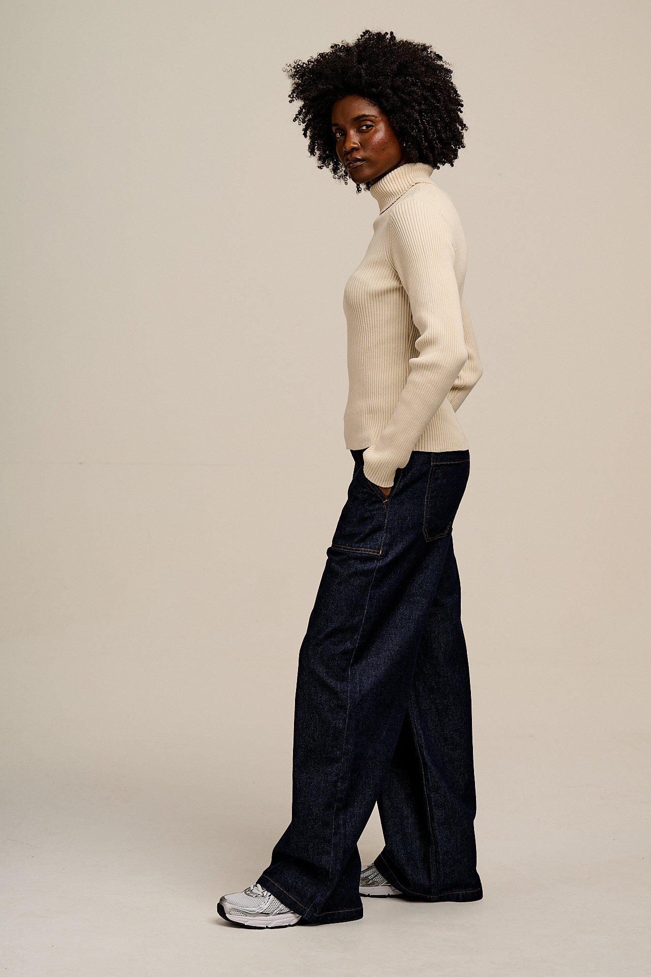 Eva - Cotton Funnel Neck Long Sleeve Top in Pearl