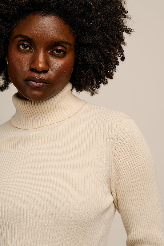 Eva - Cotton Funnel Neck Long Sleeve Top in Pearl