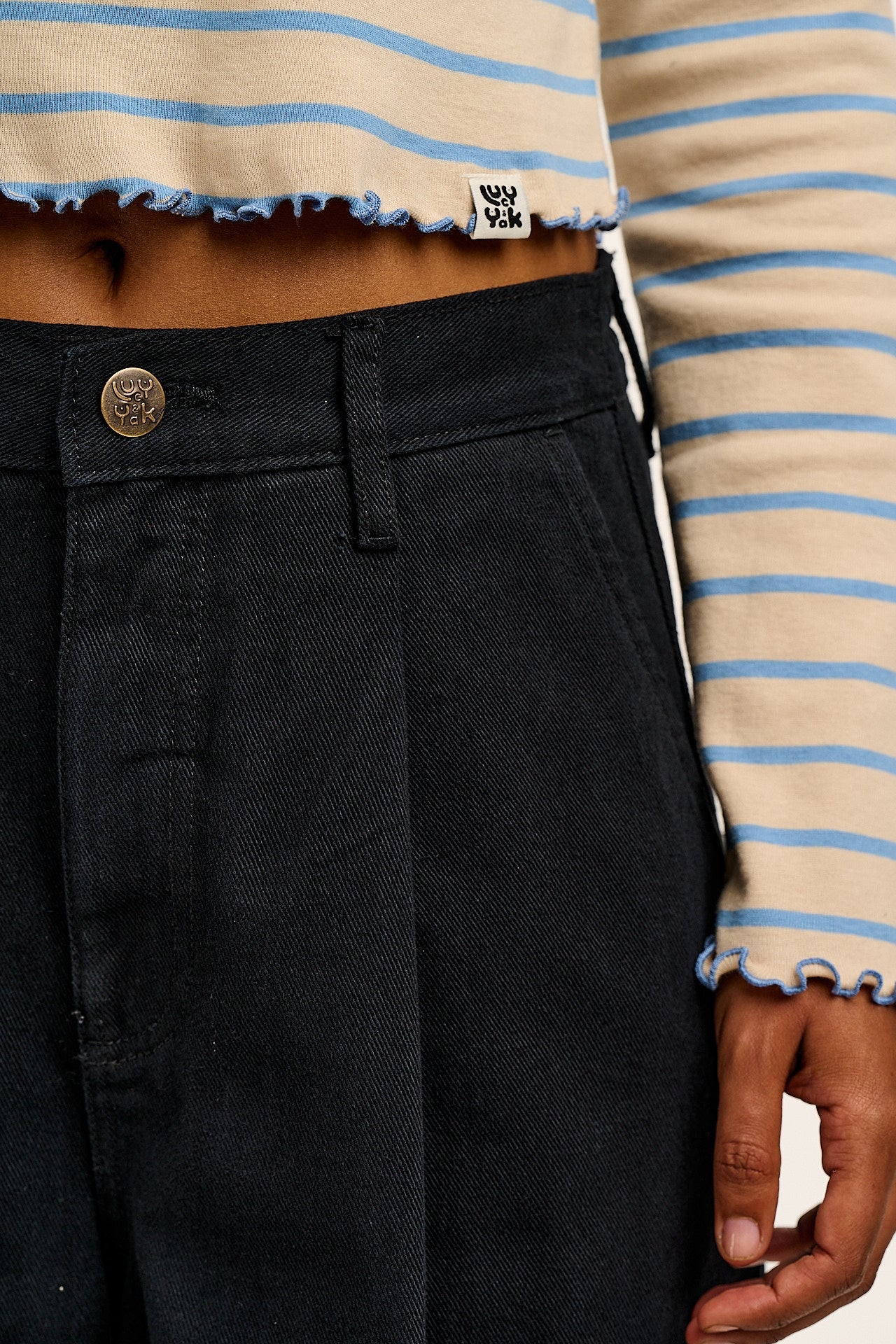 Cole - Wide Leg Denim Jeans in Black