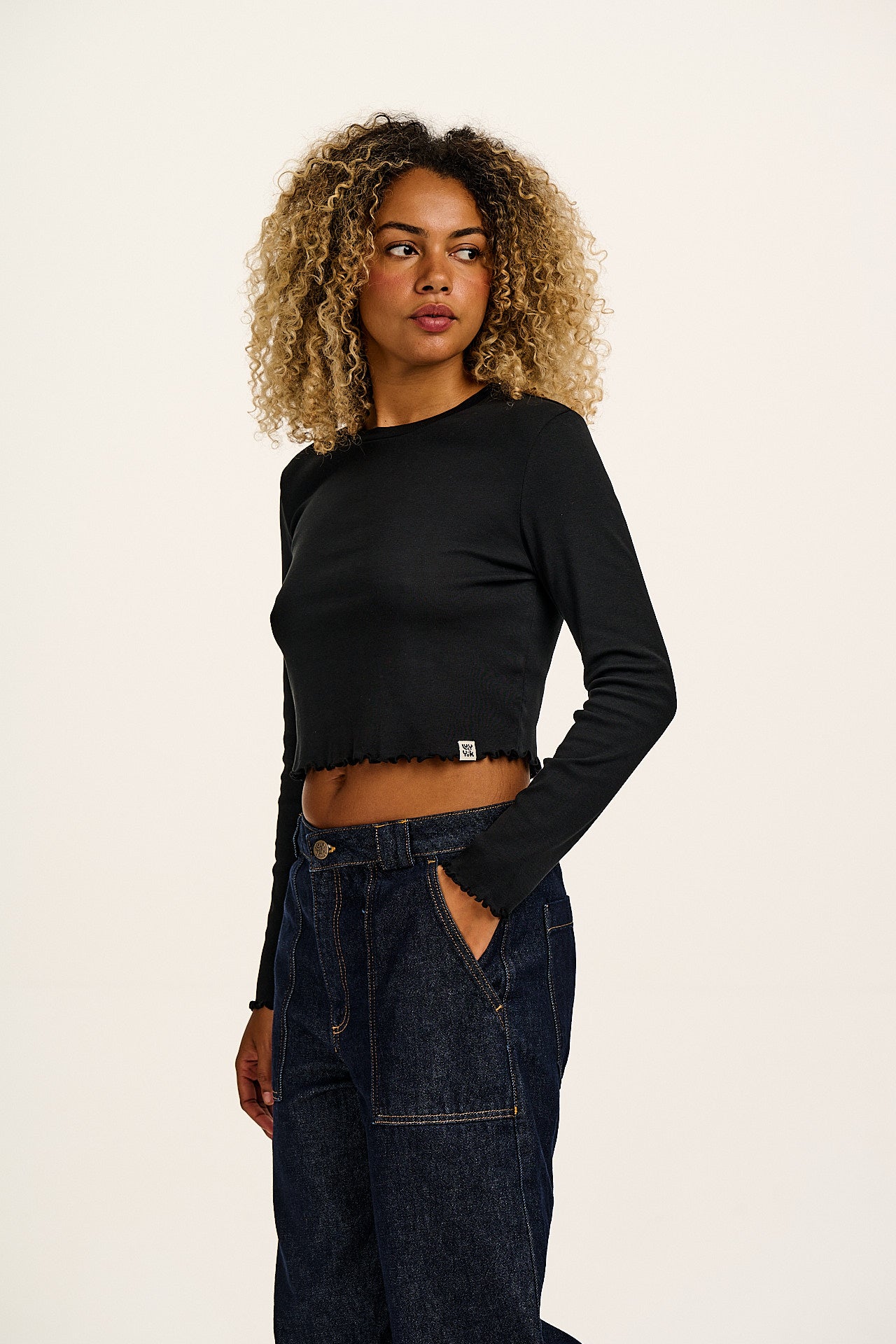 Hansel - Long Sleeve Cotton Crop Top in Black (OLD SKU)