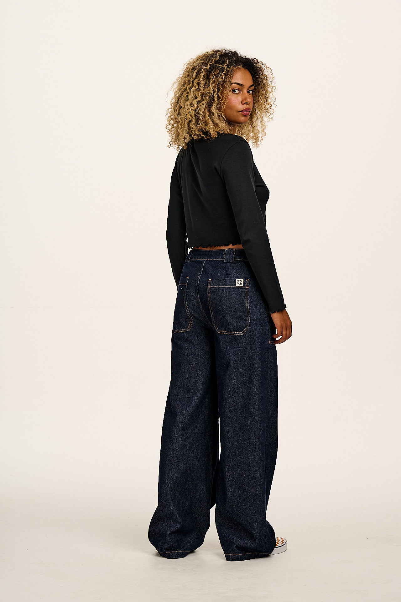 Hansel - Long Sleeve Cotton Crop Top in Black (OLD SKU)