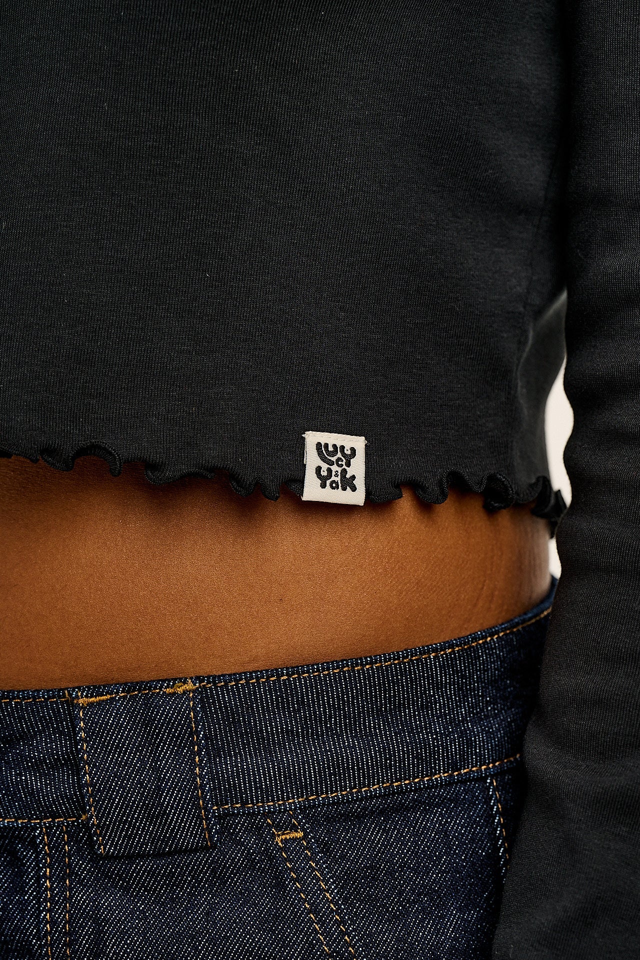 Hansel - Long Sleeve Cotton Crop Top in Black (OLD SKU)