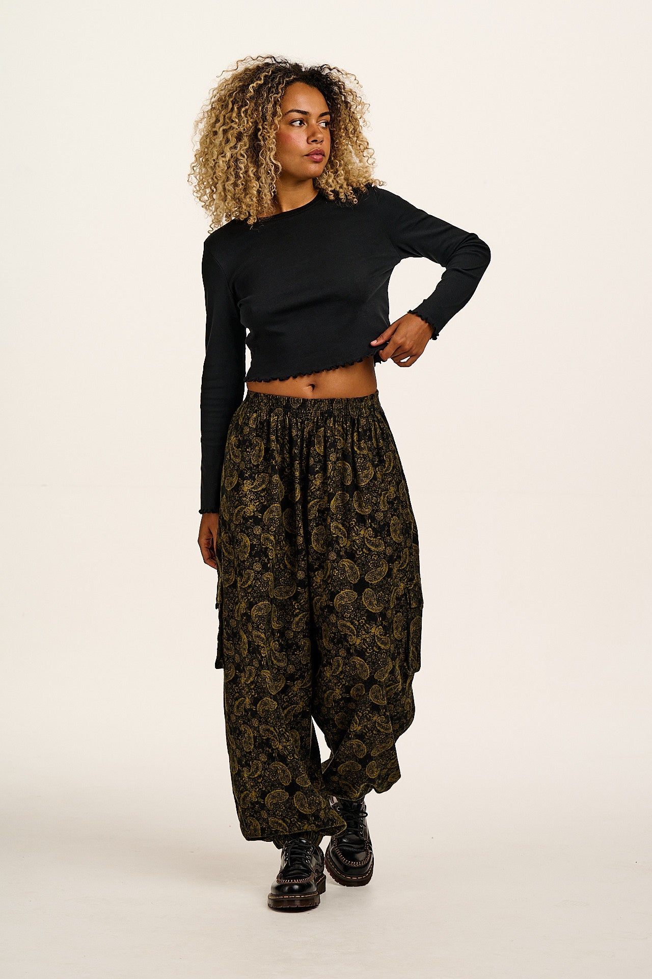 Hansel - Long Sleeve Cotton Crop Top in Black (OLD SKU)